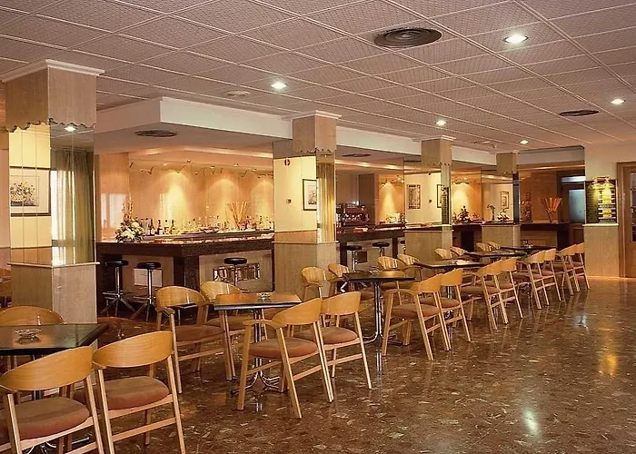 Caballo De Oro 3* بينايدورم